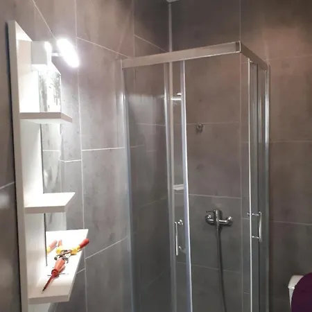 Rent4night Aigle Апартаменти *