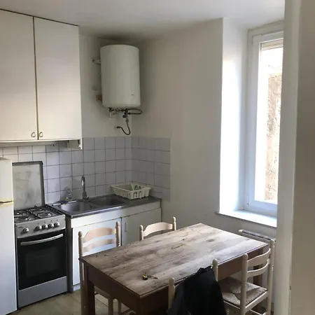 Rent4night Aigle Апартаменти *